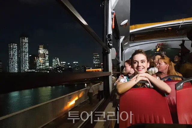   올해 1월 1일부터 10월 13일까지 궁 야간 행사를 제외한 야간관광 상품 거래액은 전년 동기 대비 약 41% 증가했다. /사진-크리에이트립