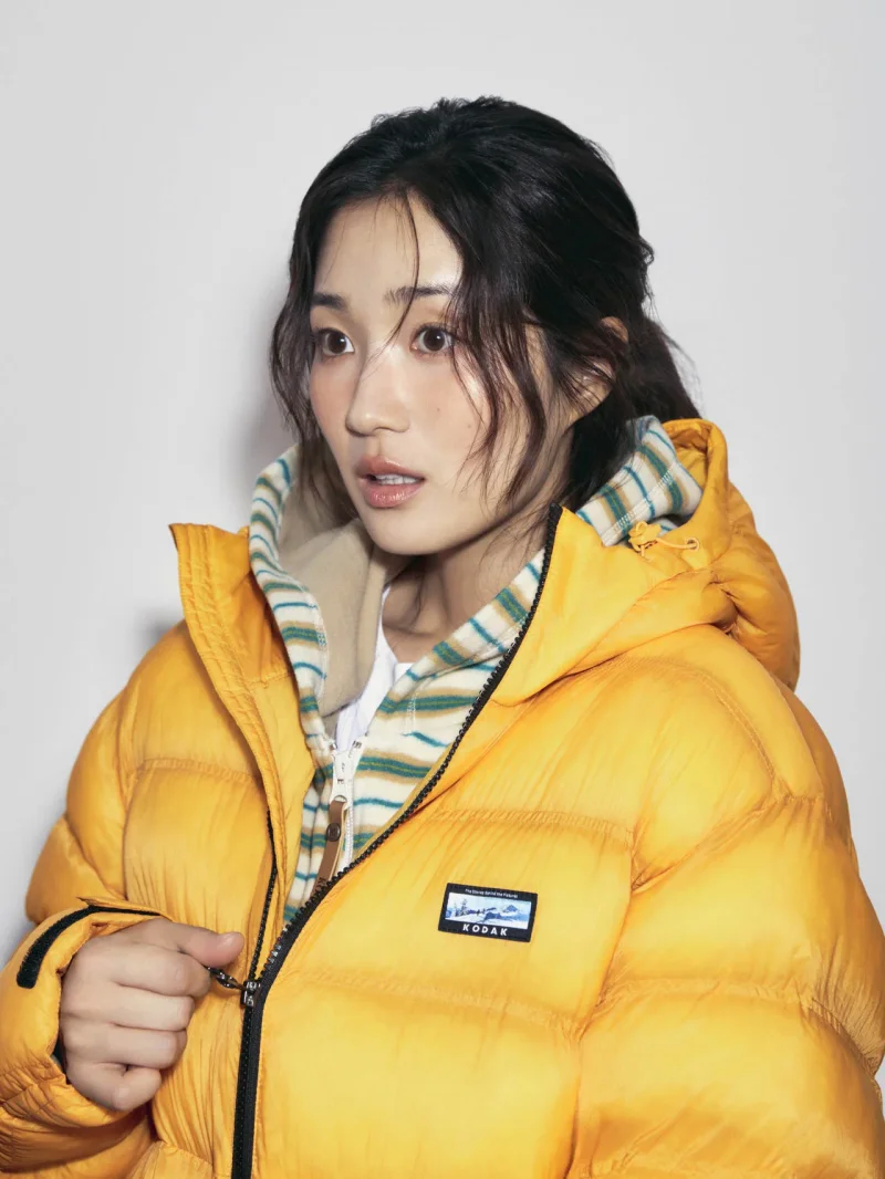 코닥어패럴 2026 FW '컬러라마 컬렉션' 캠페인 화보 속 배우 김혜윤. / 사진=코닥어패럴