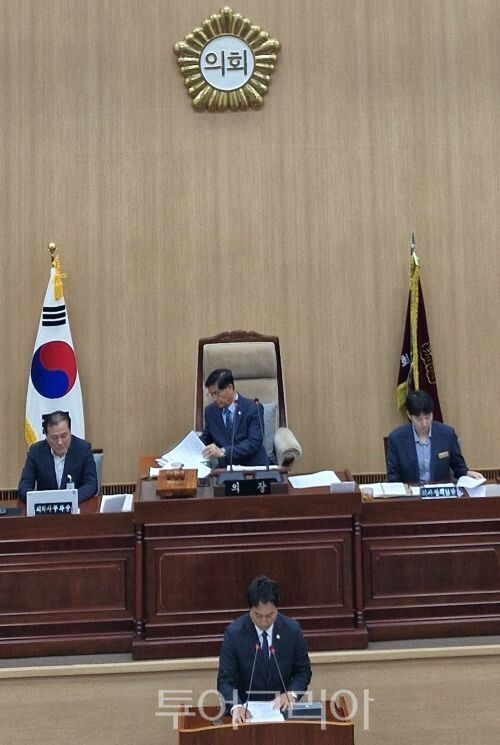 고 연호 연천군의원이 5분 자유발언을 하고 있다/투어코리아뉴스 정명달 기자 사진=정명달