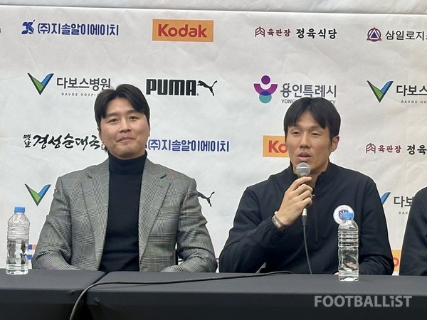 이동국 테크니컬 디렉터(왼쪽), 석현준(오른쪽). 김진혁 기자