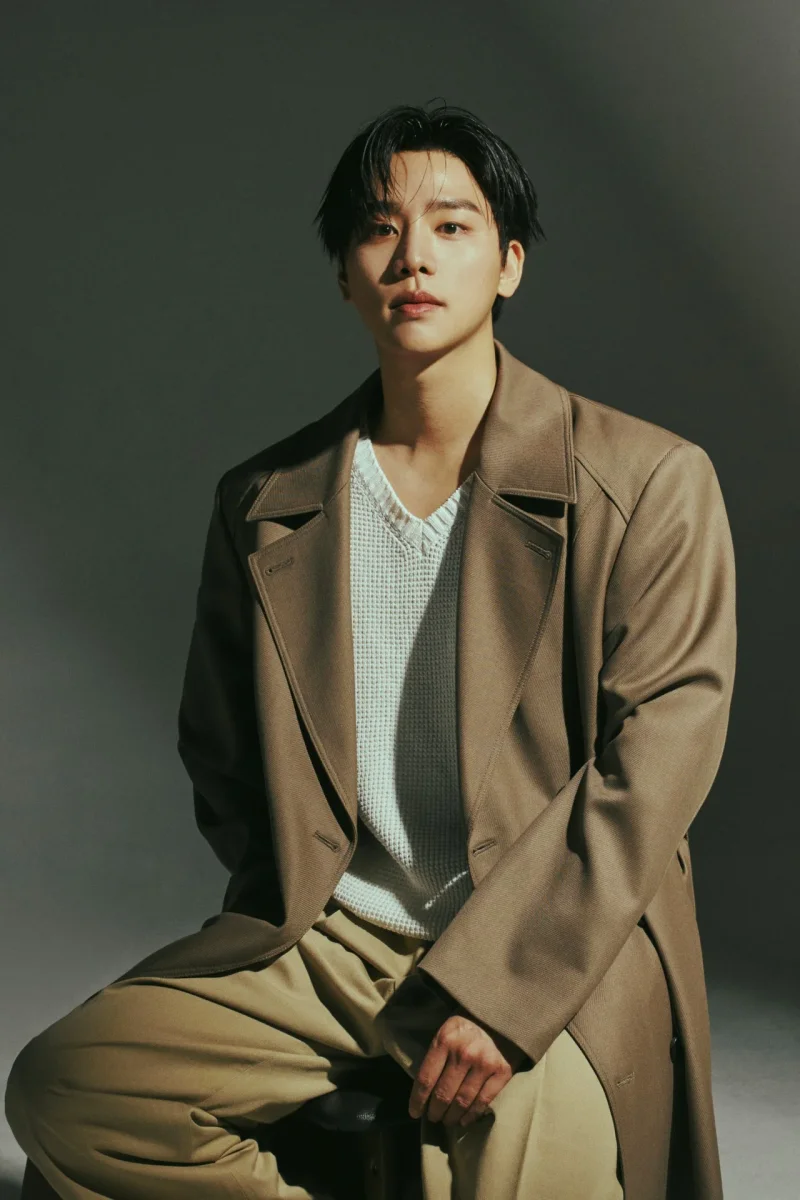 김우석이 SBS ‘닥터X : 하얀 마피아의 시대’에서 신입 인턴 박태경 역으로 호응을 얻으며 드라마 검색 이슈 키워드 1위를 이어가고 있다. / 사진=에일리언컴퍼니