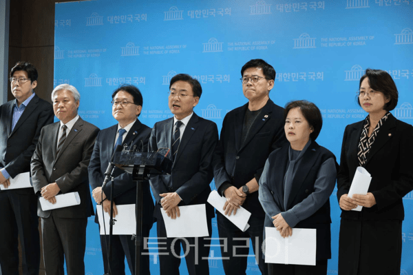 소통관 기자회견