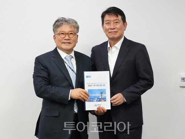 조인철 의원 만나 장세일 군수(왼쪽)