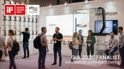 JustHang Squeegee at IHA 2026