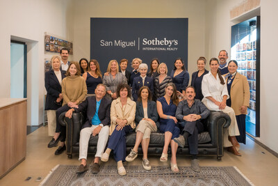 Equipo de San Miguel Sotheby's International Realty en la oficina - Marzo 2026 (PRNewsfoto/SAN MIGUEL SOTHEBY'S INTERNATIONAL REALTY)