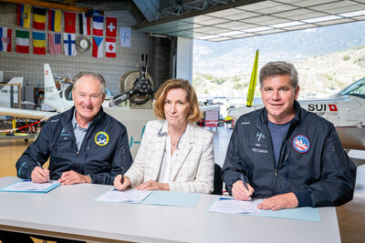 Picture (from the left) / André Borschberg - H55 Chairman, Agnès Pronost Gilles - SAFRAN EVP & GM Power Division and Rob Solomon - H55 CEO / ©H55