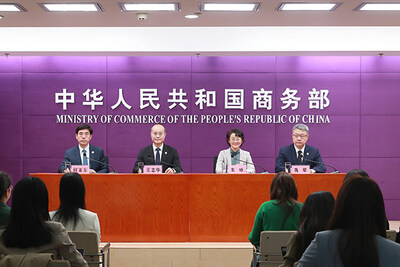 iREACH IRIS Reusable Stapler with Real-Time Firing Curve™ and 90° Articulation iREACH IRIS Reusable Stapler with Real-Time Firing Curve™ and 90° Articulation