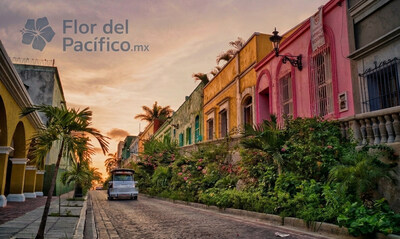 Vista desde Villa Vicario hacia el Centro Histórico de Mazatlán, Sinaloa — declarado Patrimonio Cultural de México. El desarrollo boutique de Flor del Pacífico alcanzó ventas totales antes de su entrega. (Flor del Pacífico)