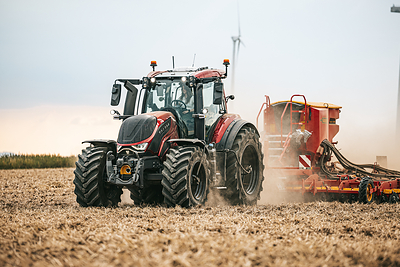 The 6th generation Valtra T Series combines power, precision and ease of use, delivering efficient performance in demanding field conditions.